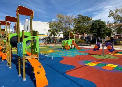 Construcción, rehabilitación y mantenimiento de parque infantil